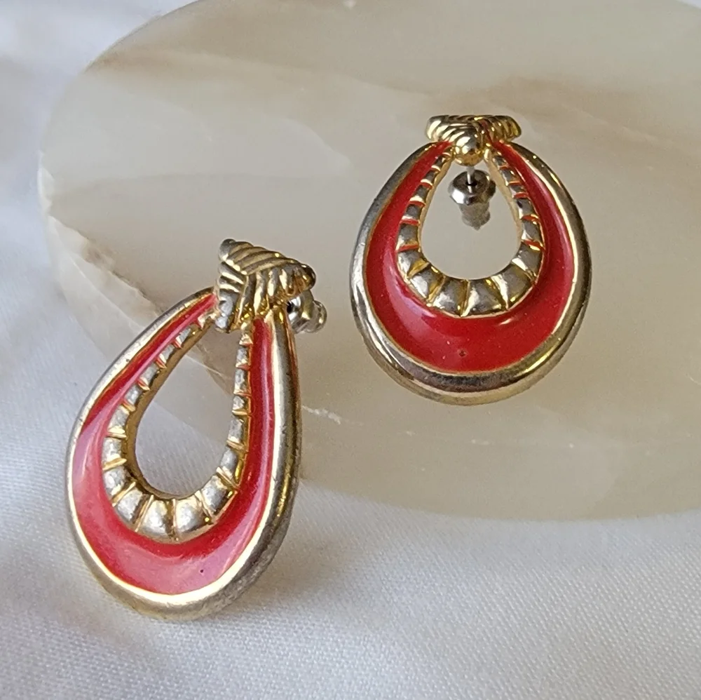 Vintage earrings gold